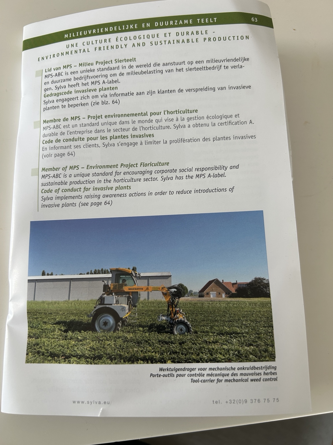 Tool-carrier for mechanical weed control in the Sylva nursery
